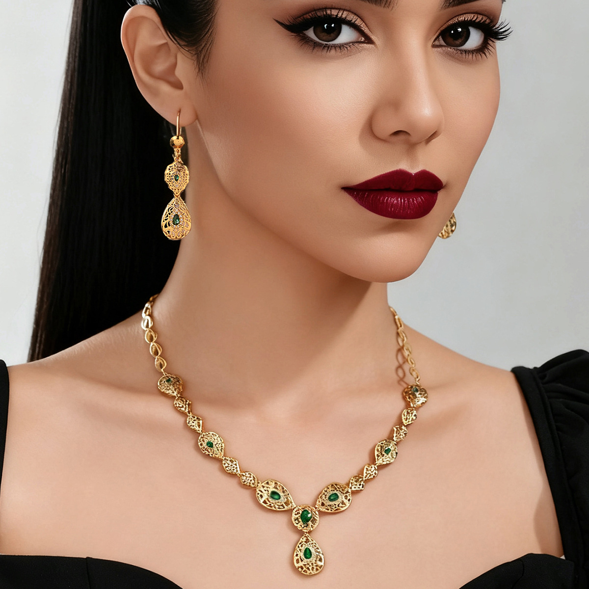 Women Accessories Dubai - Set di Gioielli in Oro 9999