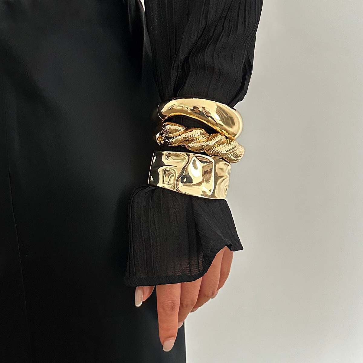 Women'S Emo Accessories - Braccialetti a molla irregolari in metallo