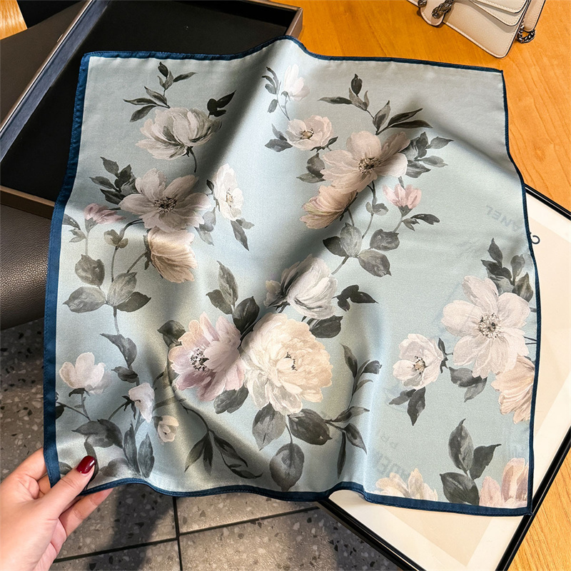 Sciarpa di seta 100% Bandana D - Silk Scarf Square recensione e prezzo