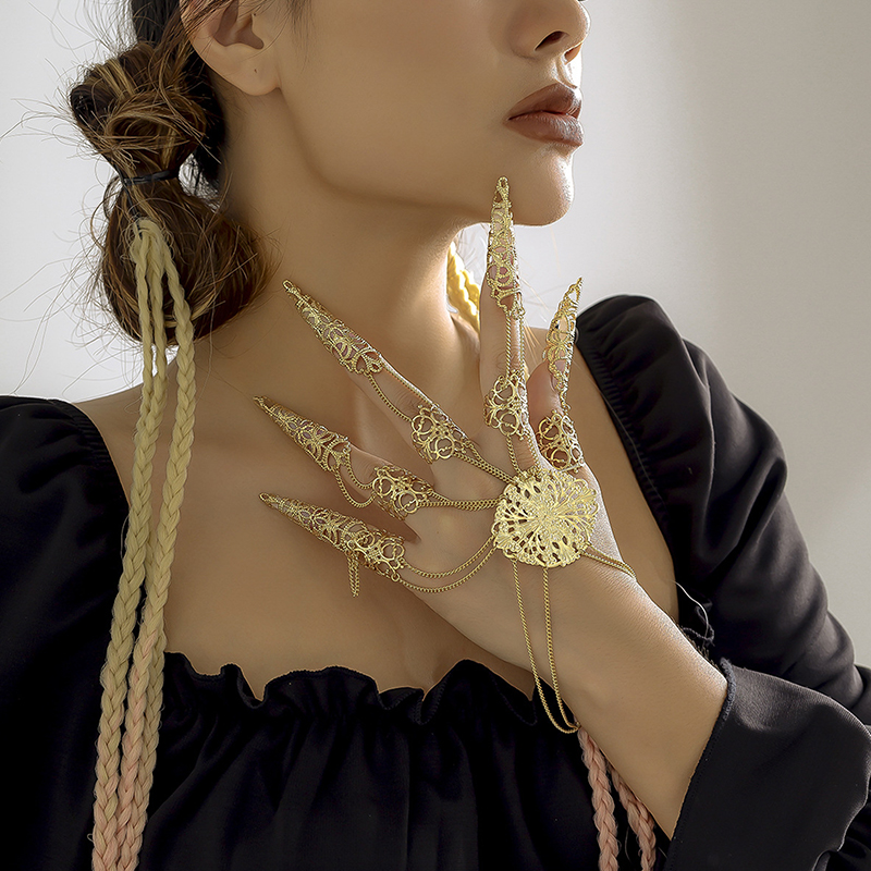 Braccialetto per unghie Punk G - Women Accessories Dubai recensione e prezzo