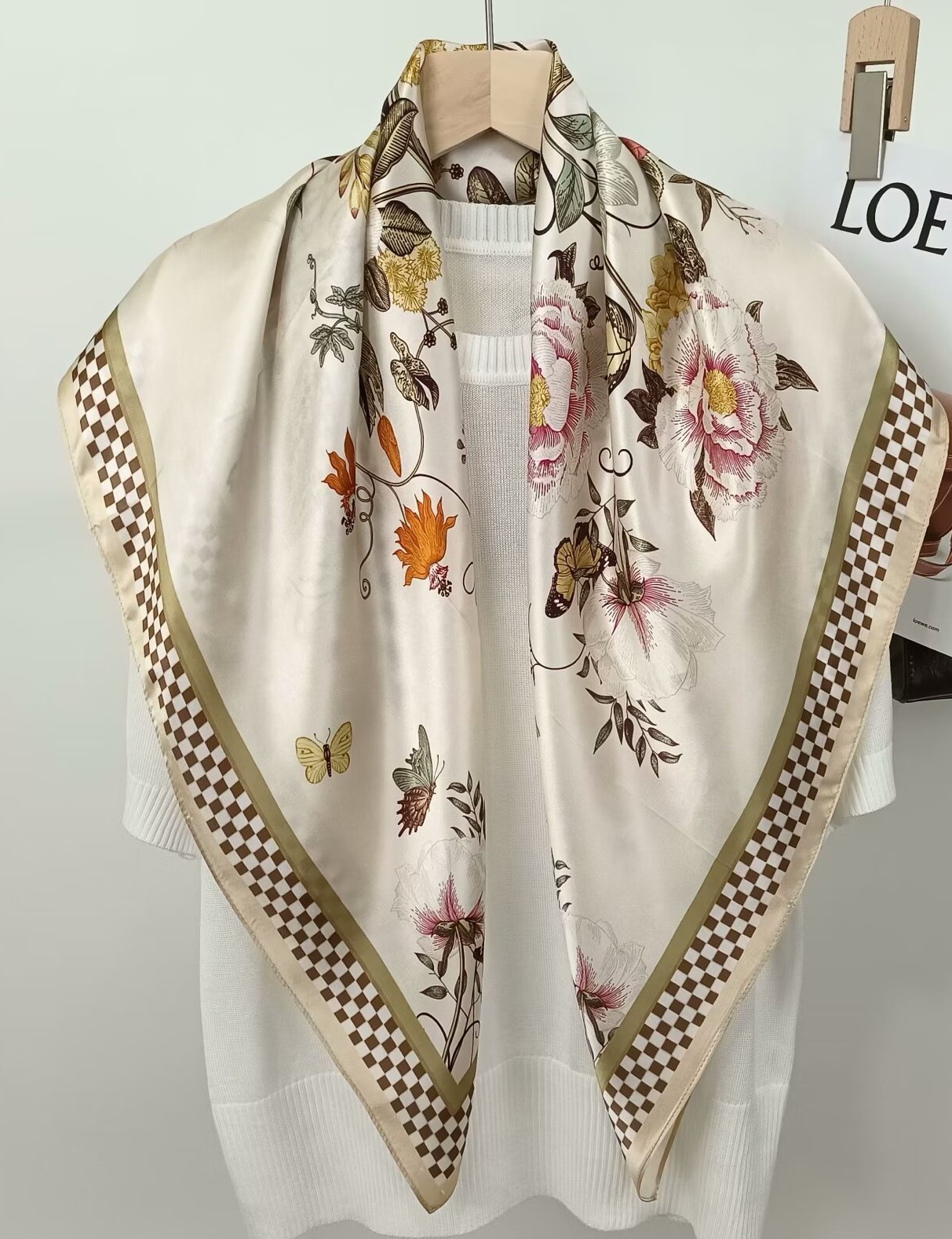 Sciarpa Quadrata Stampata in S - Silk Scarf Square recensione e prezzo